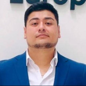 Speaker at Conference - Paolo Augusto Romero Merino