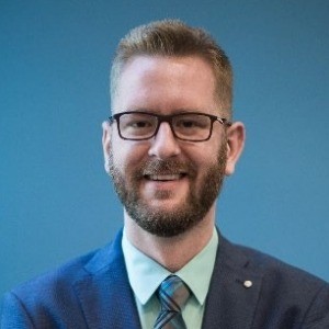 Speaker at Conference - Edward Burns